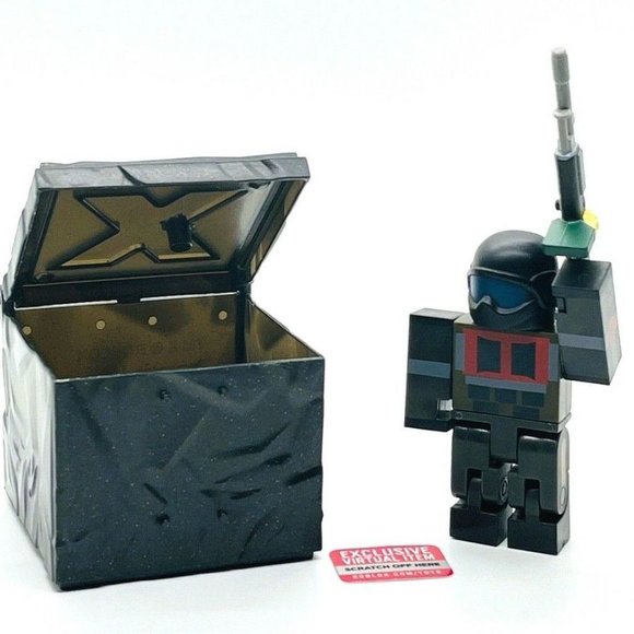 ROBLOX Action Collection Series 9 Celebrity Mystery Blind Black Box Cube 3 PK - Picture 11 of 16